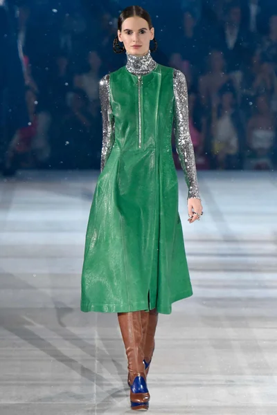 Look 9